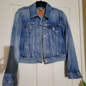 Levi Denim Jacket size xs